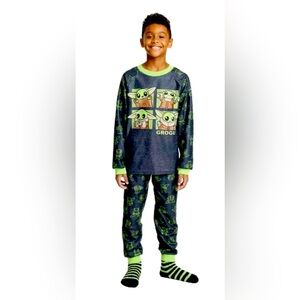 Star Wars Baby Yoda Boys Pajama Set with Socks (3 Piece Set) - Size 4T